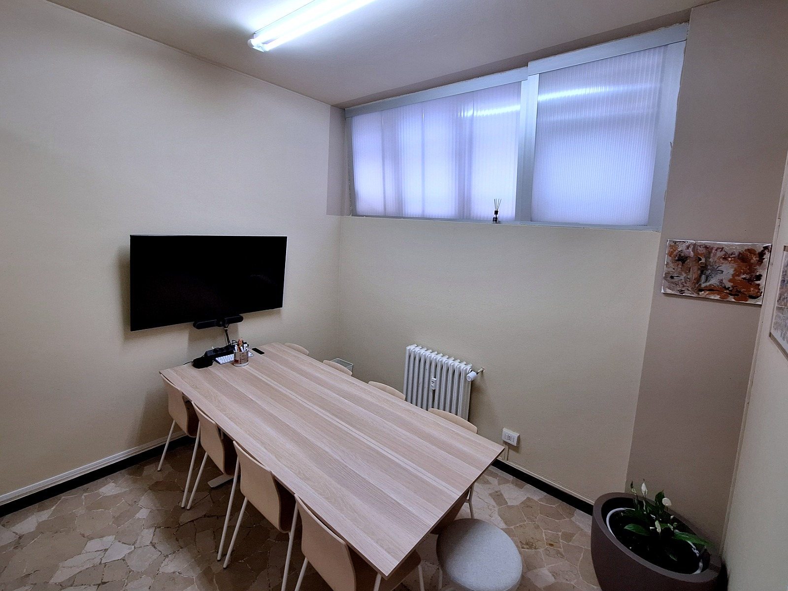 Sala Riunioni — spazio meeting attrezzato SLAB.coworking